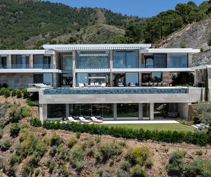 Magnificent modern villa project with panoramic sea views in La Zagaleta, Benahavís