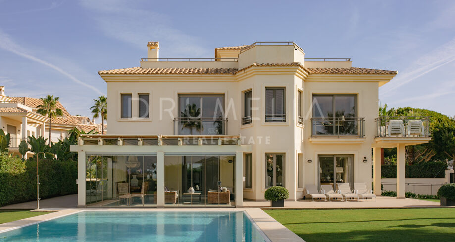 Magnificent front-line beach classy luxury villa with fantastic open sea views in Marbella East