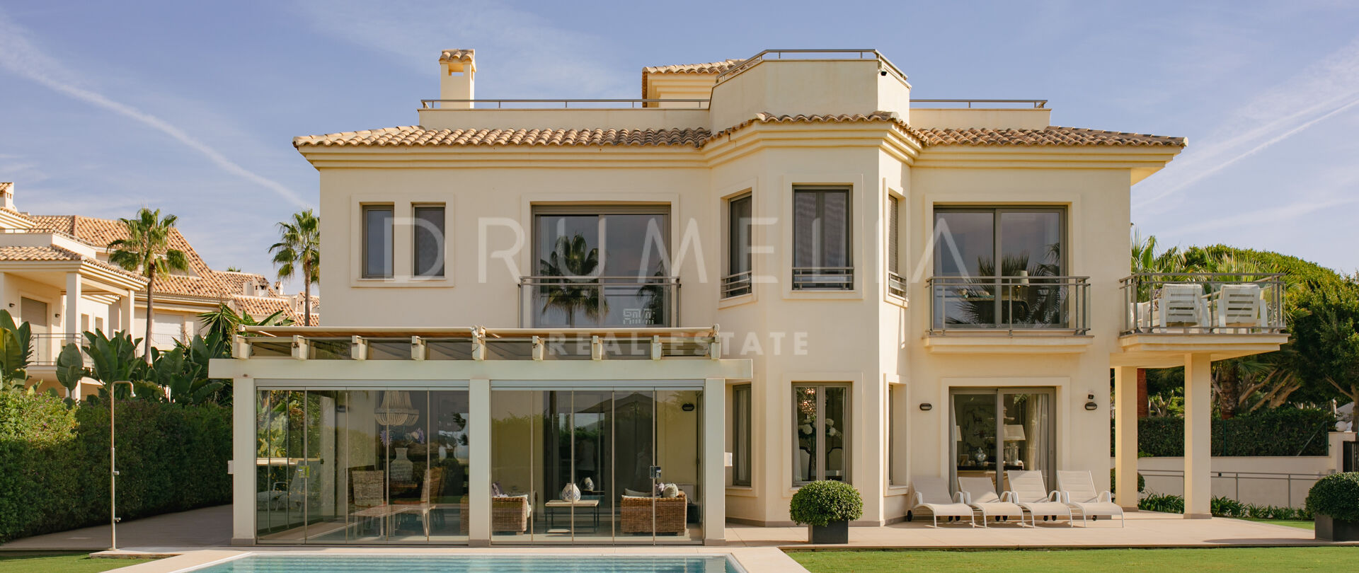 Magnificent front-line beach classy luxury villa with fantastic open sea views in Marbella East