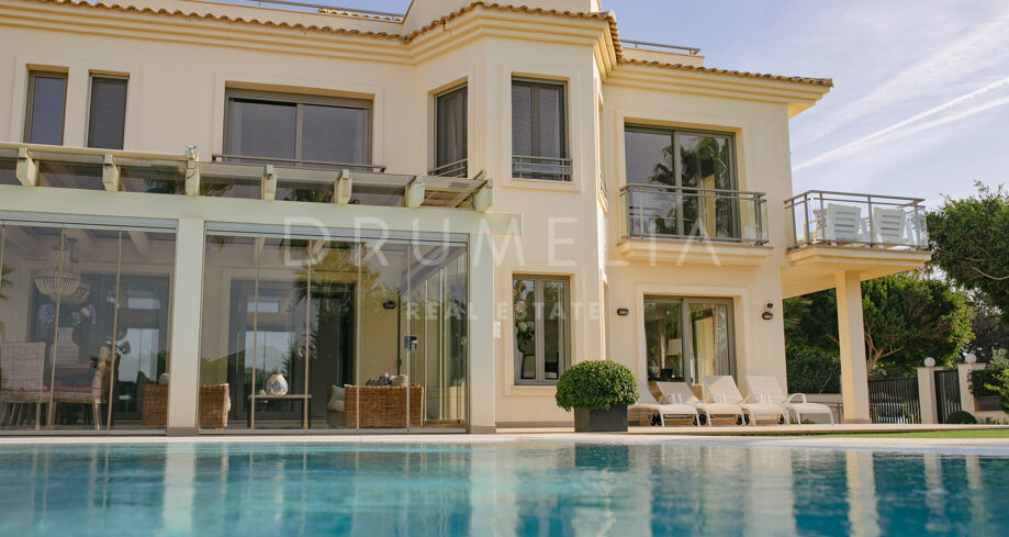 Magnificent front-line beach classy luxury villa with fantastic open sea views in Marbella East