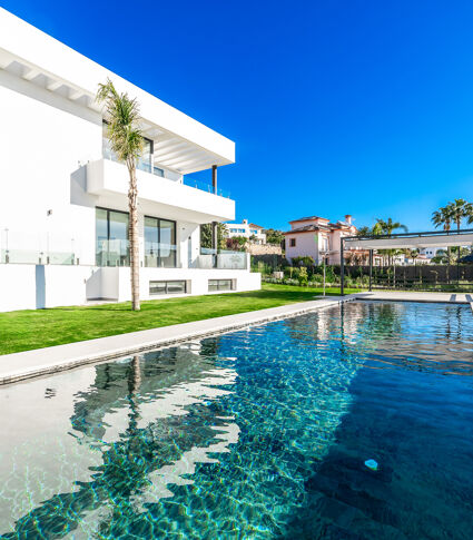 Modern Luxury Villa with Sea Views Paraíso Alto, Benahavís