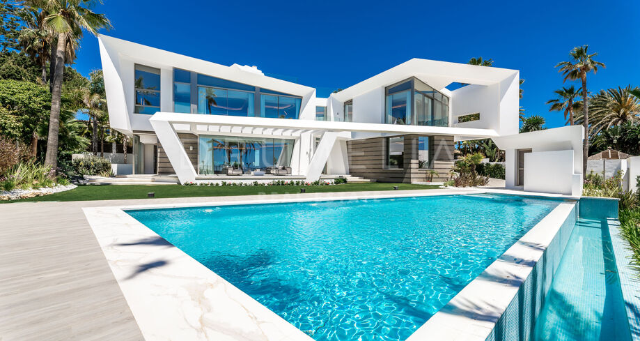 Villa Sapphire - Nueva y excepcional villa de vanguardia junto a la playa, Los Monteros, Marbella Este