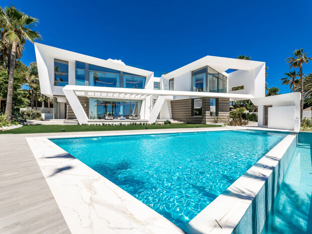 Villa Sapphire - New Outstanding Waterfront Modern House, Los Monteros Playa, Marbella East