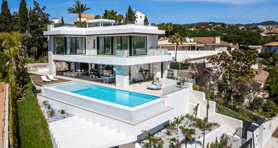 Spektakuläre moderne Luxusvilla mit Meerblick zu verkaufen in Carib Playa, Marbella Ost