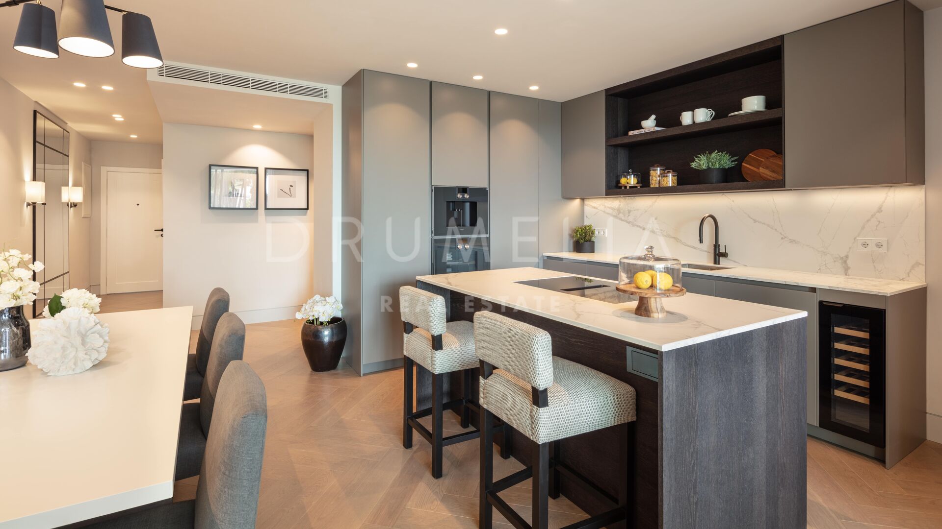 Renovated stylish and modern luxury apartment in classy Marina Puente ...