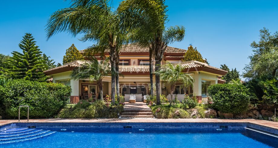 Remarkable Luxury Villa with Mediterranean vibe in Guadalmina Baja, San Pedro de Alcantara