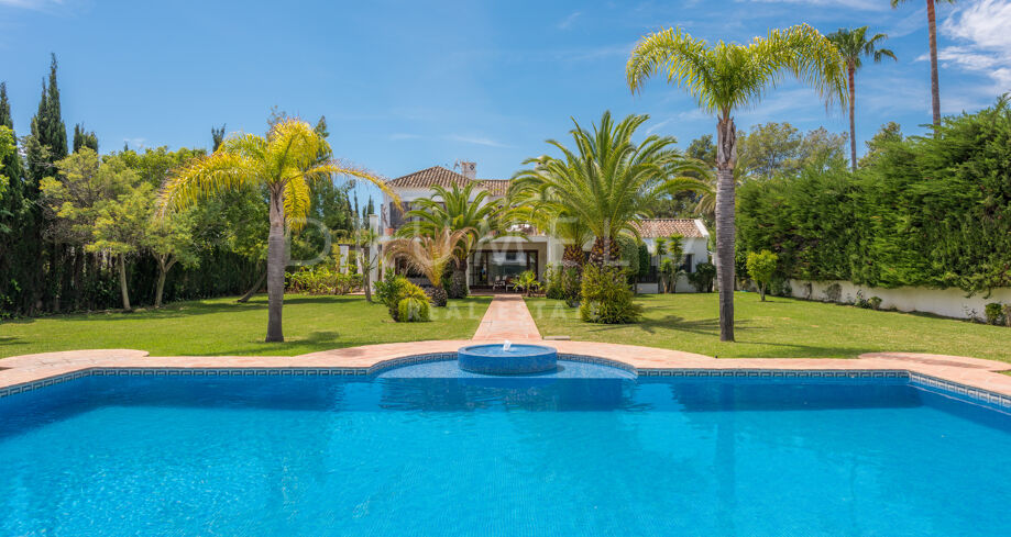 Magnificent classic Mediterranean luxury house in Guadalmina Baja, San Pedro de Alcantara, Marbella