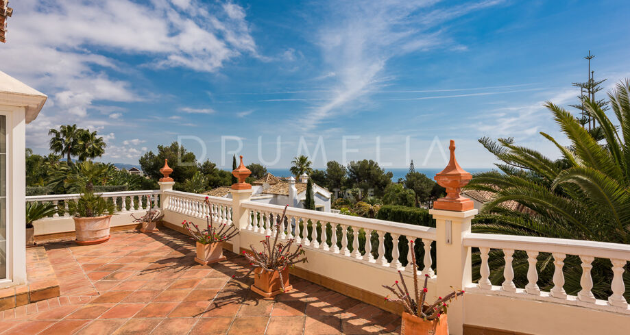 Elegante casa de lujo con vistas panorámicas en Sierra Blanca, la Milla de Oro de Marbella