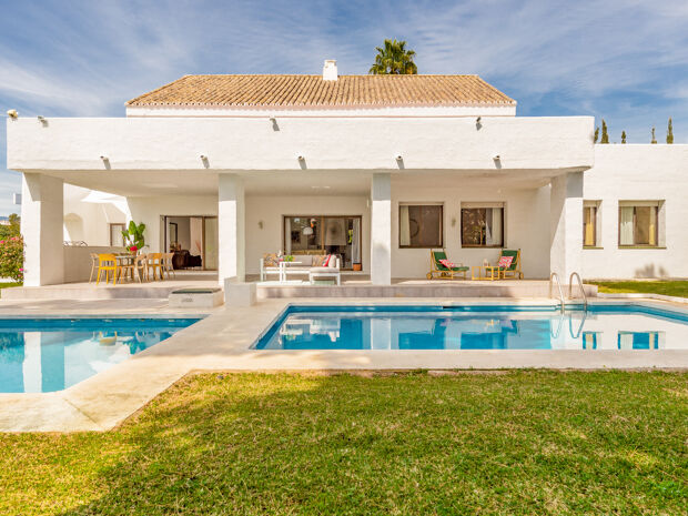Lyxvilla vid havet för oförglömliga semestrar, Villa Marina, Puerto Banus