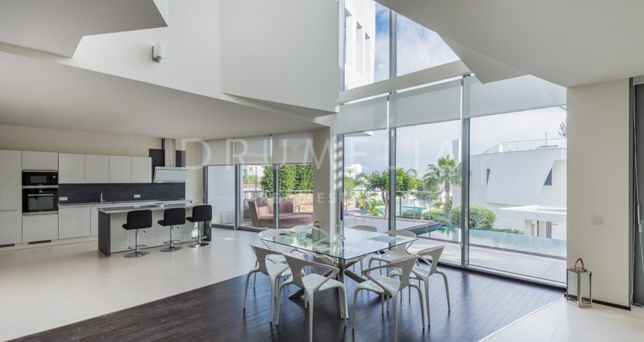 Villa for salg i Meisho Hills, Marbella Golden Mile