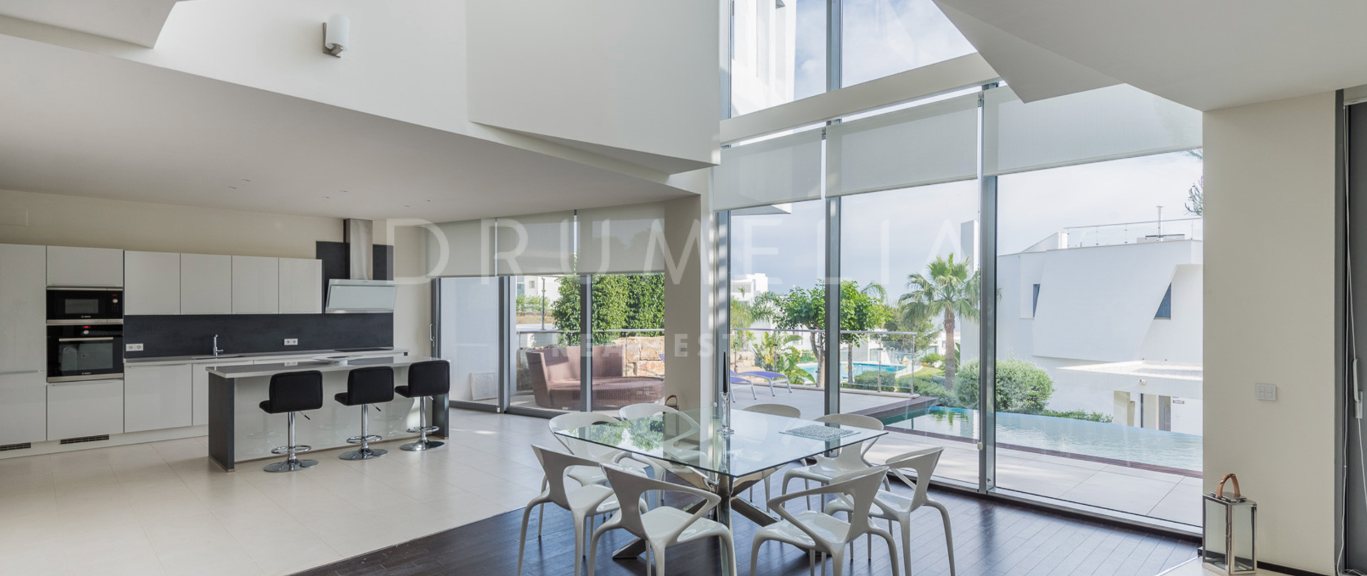 Extraordinaria casa adosada de estilo contemporáneo en Sierra Blanca, la Milla de Oro de Marbella