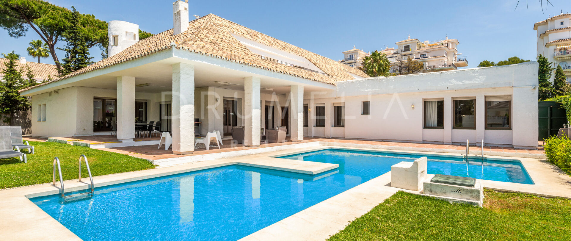 Lyxvilla bredvid havet, hamn och bekvämligheter, Villa Marina, Puerto Banus, Marbella