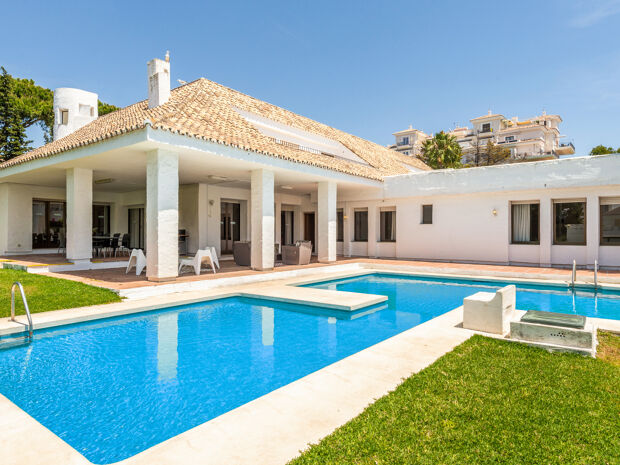 Lyxvilla bredvid havet, hamn och bekvämligheter, Villa Marina, Puerto Banus, Marbella