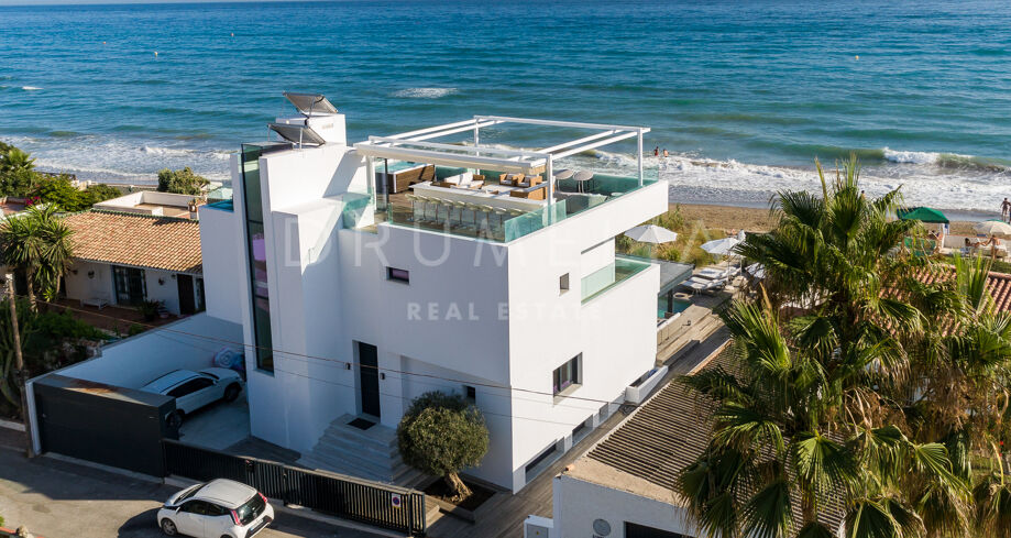 Nieuwe schitterende moderne luxe villa aan het strand, Costabella, Marbella Oost