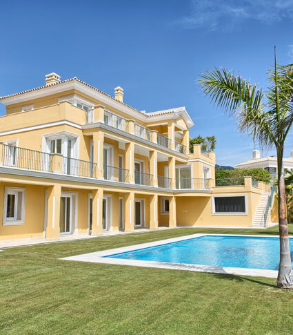 Moderna, impresionante y lujosa villa en Los Arqueros Golf Resort, Benahavís