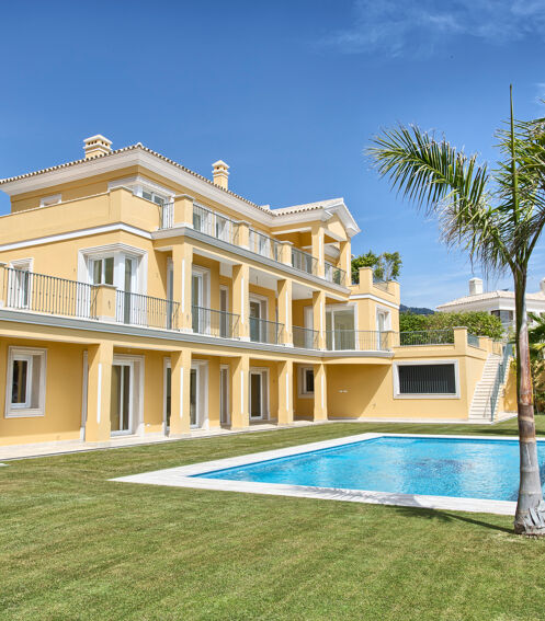Beeindruckende moderne neue Luxus-Villa, Los Arqueros Golf Resort, Benahavis