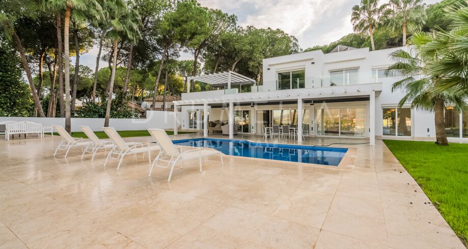 Destacado Villa de Lujo Contemporáneo, Nueva Andalucía (Marbella)