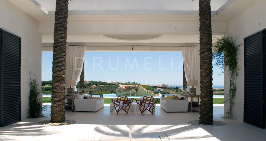 Primera línea de golf Sofisticada y moderna villa de lujo en La Reserva de Sotogrande