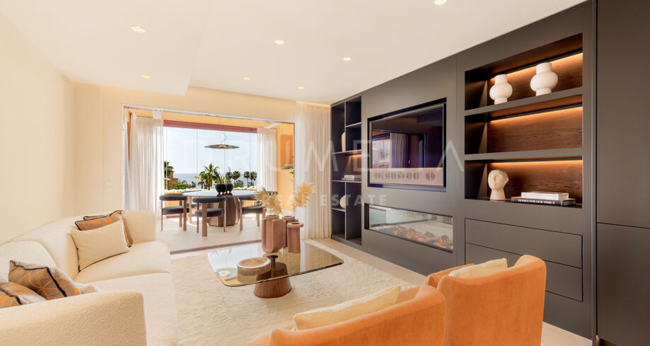 Luxury sea-view apartment in Los Granados del Mar with terrace, designer kitchen & top amenities.