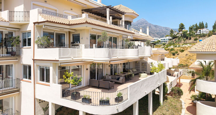 Duplex de Luxe Exclusif avec Vue sur la Mer à Aloha Hill Club, Nueva Andalucía