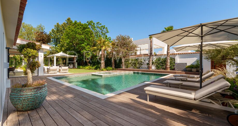 Private Contemporary Oasis in Puerto Banús
