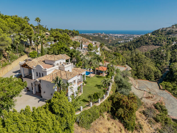 Encanto andaluz con horizontes panorámicos en El Madroñal, Benahavís