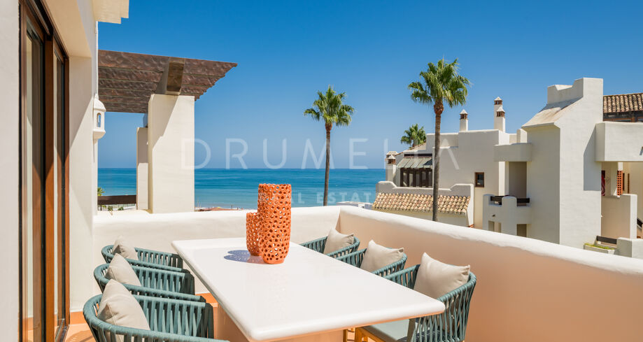 Premium Beach Penthouse in Bahía del Velerín, Estepona East