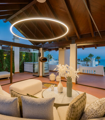 Premium Beach Penthouse in Bahía del Velerín, Estepona East