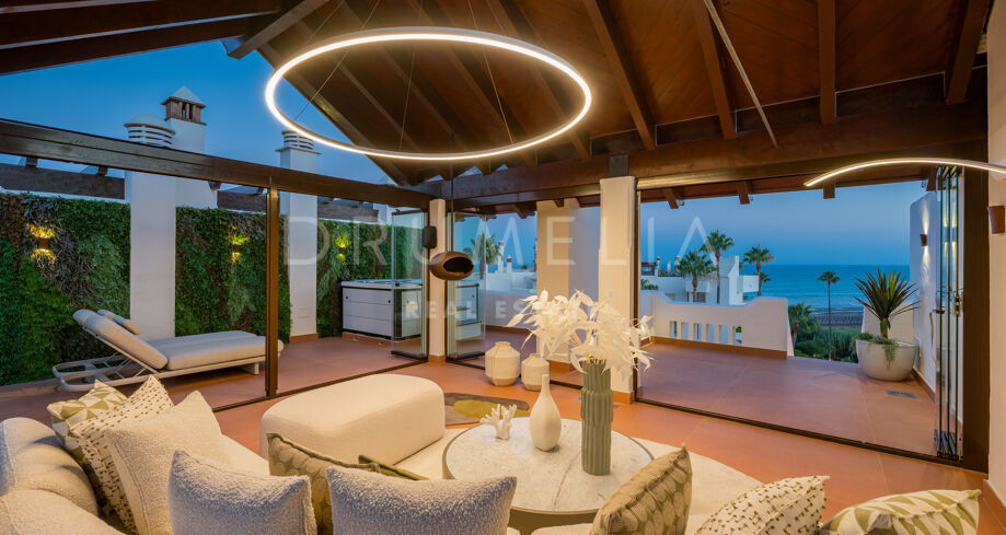 Premium Beach Penthouse in Bahía del Velerín, Estepona East