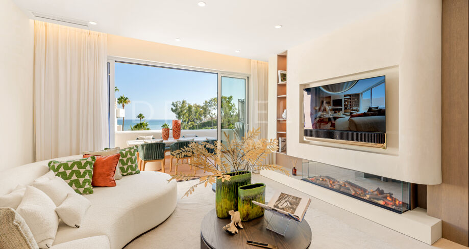 Premium Beach Penthouse in Bahía del Velerín, Estepona East