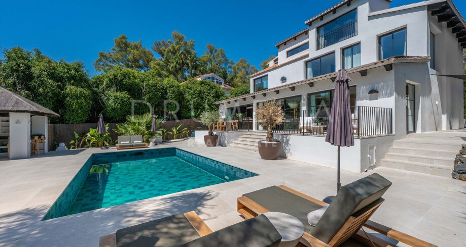 Luxury Renovated Villa with Andalusian Charm Just Minutes from Puerto Banús