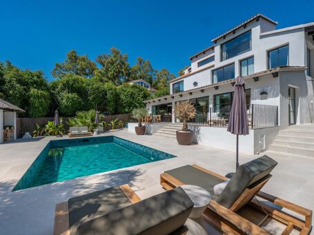 Lyxig Renoverad Villa med Andalusisk Charm Bara Minuter från Puerto Banús