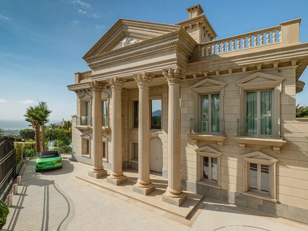 Palassinspirert Villa med Panoramautsikt i Sierra Blanca, Marbella