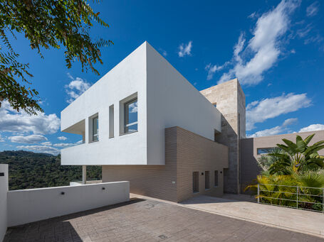 Villa de Lujo con Terraza Panorámica en Los Arqueros