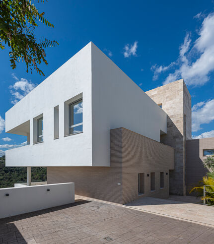 Luxury Villa with Panoramic Terrace in Los Arqueros