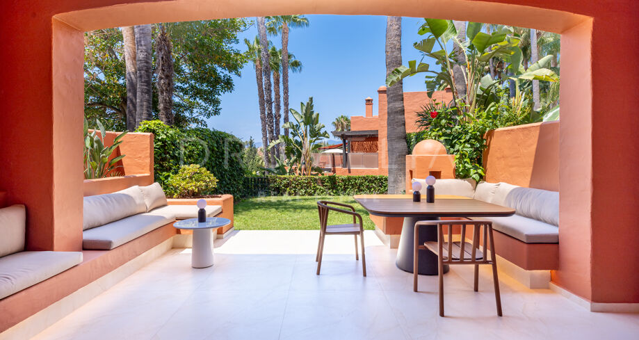 Fully Renovated Luxury Townhouse in Altos de Puente Romano