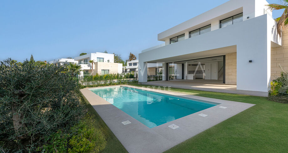 Новая Вилла с Четырьмя Спальнями в La Finca de Marbella