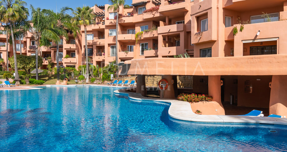 Elegant renovert leilighet med middelhavutsikt på Marbellas Golden Mile