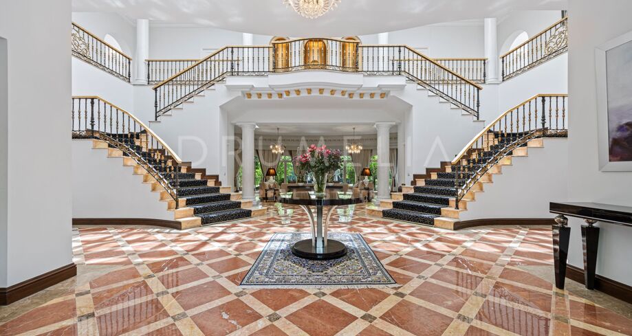 Una joya atemporal de elegancia neoclásica en Marbella