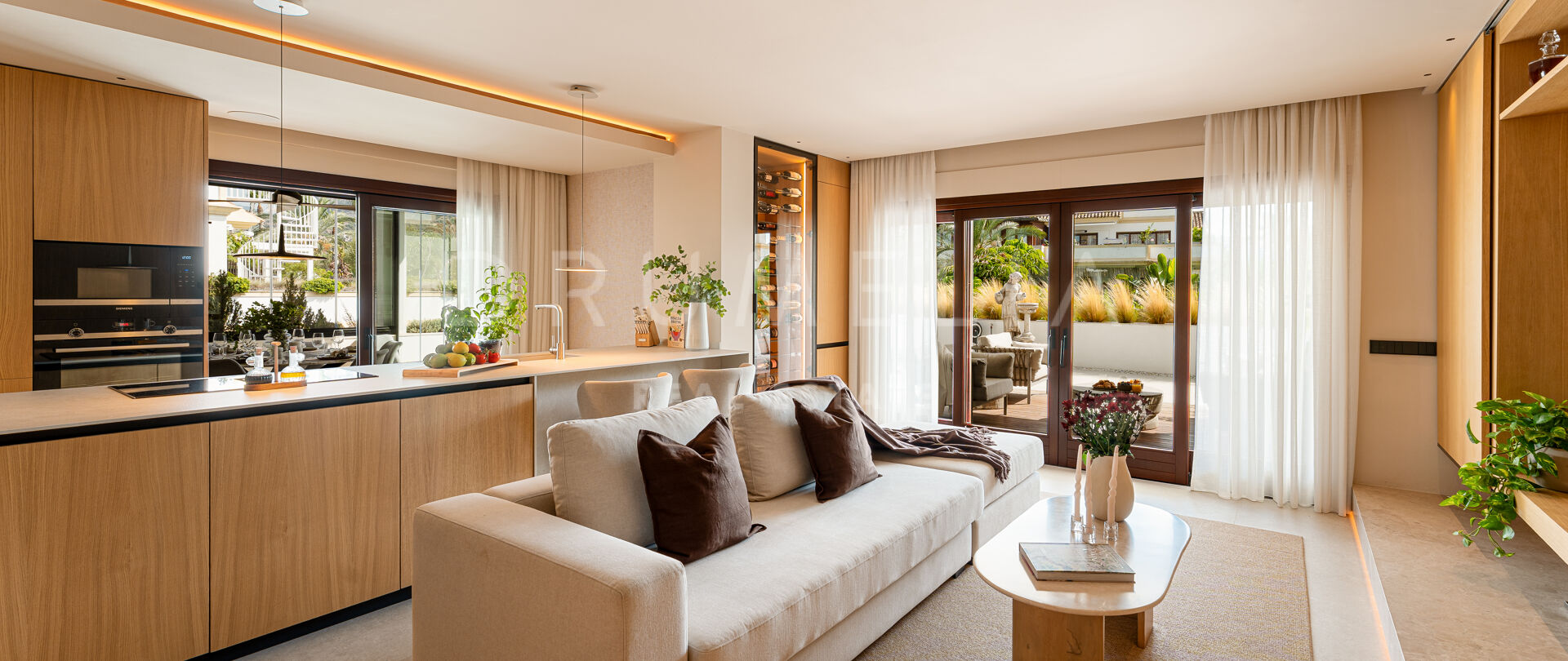 Fully renovated duplex with sea and mountain views in Marbella Golden Mile