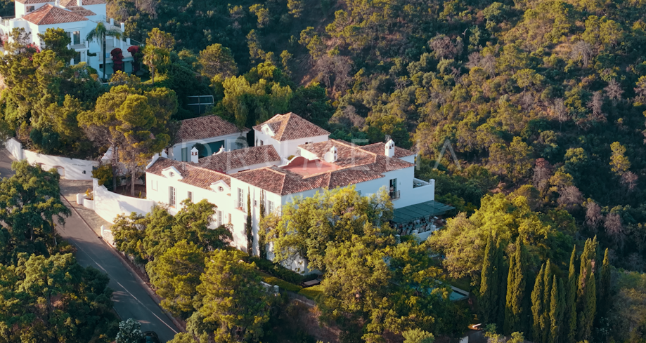 Exklusive Villa im andalusischen Stil in Benahavís – Privilegierte Lage in El Madroñal