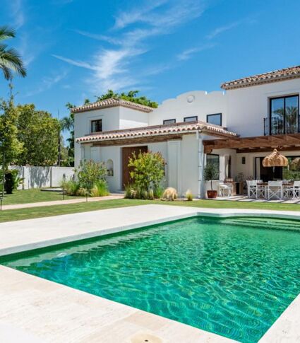 Villa for sale in Casasola, Estepona East