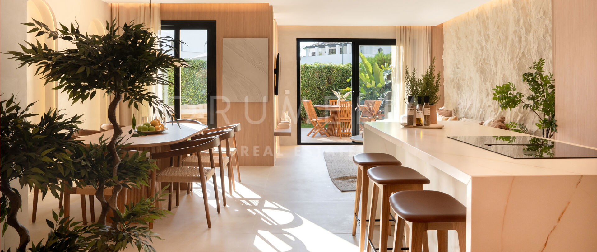 Town House for sale in Azalea Beach, Marbella - Puerto Banus