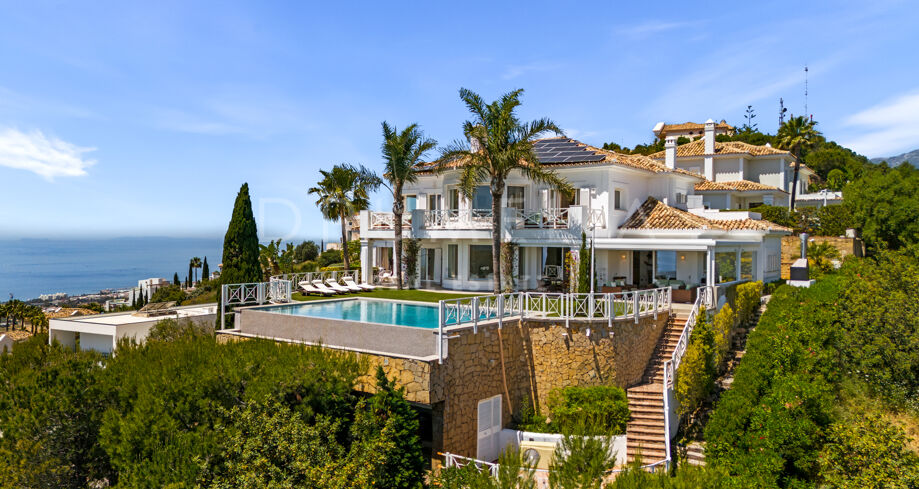 Willa z Panoramicznym Widokiem na Morze i Góry w Altos de Los Monteros, Marbella