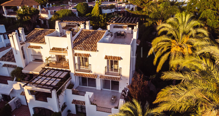 Elegantes Penthouse mit 3 Schlafzimmern im Sierra Club, Nueva Andalucía mit luxuriösem Design, 95 m² Terrasse und Toplage in Marbella