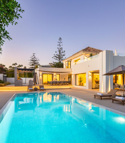 Striking 6-bedroom villa in Nueva Andalucía with sea views, private pool, spa, gym, and luxury design by Francisco Martinez Galvan