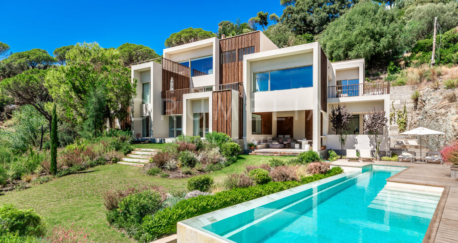 Moderne Villa mit Panoramablick in El Madroñal, Benahavís
