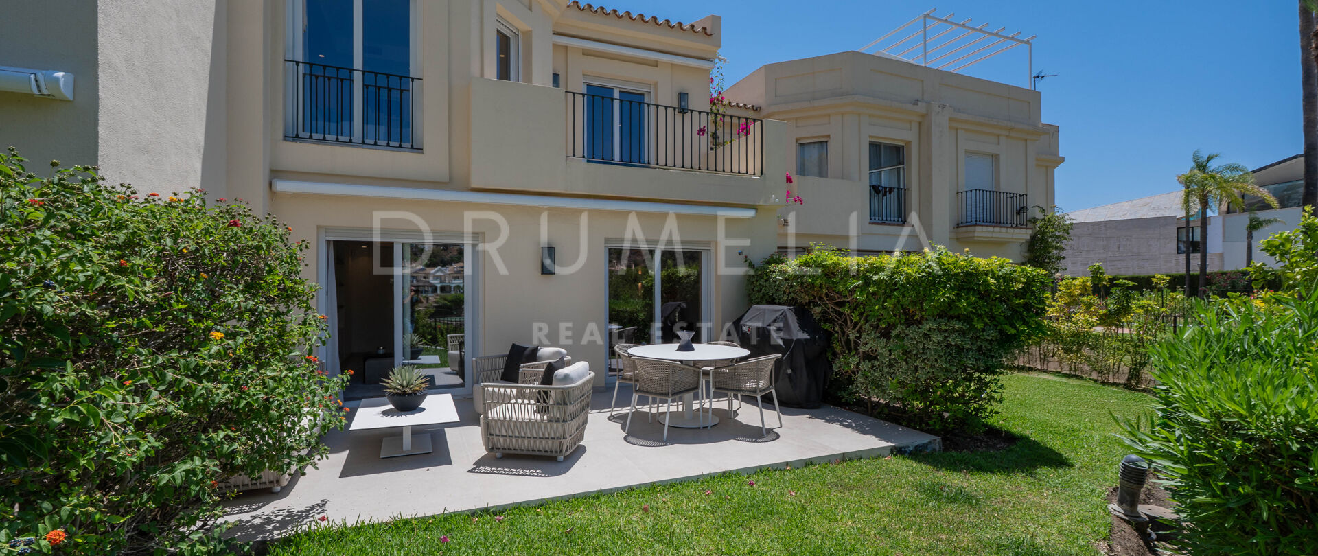 Nowoczesny, trzypokojowy dom szeregowy w La Quinta Hills z solarium na dachu i widokami