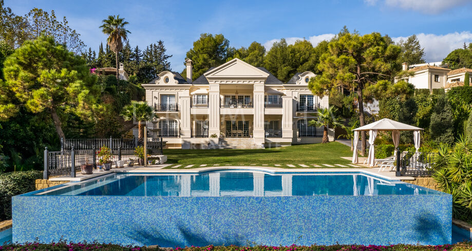 Stor lyxvilla med utsikt över La Concha i Cascada de Camoján, Marbella