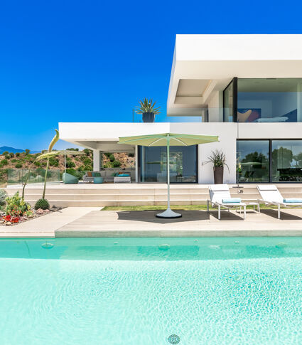 Lyxvilla med Panoramautsikt över Hav, Berg och Golf i Nueva Andalucía